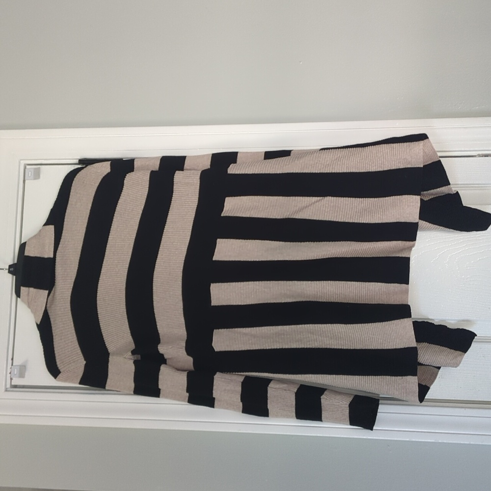 St johns bay woman's sweater - Picture 2 of 4